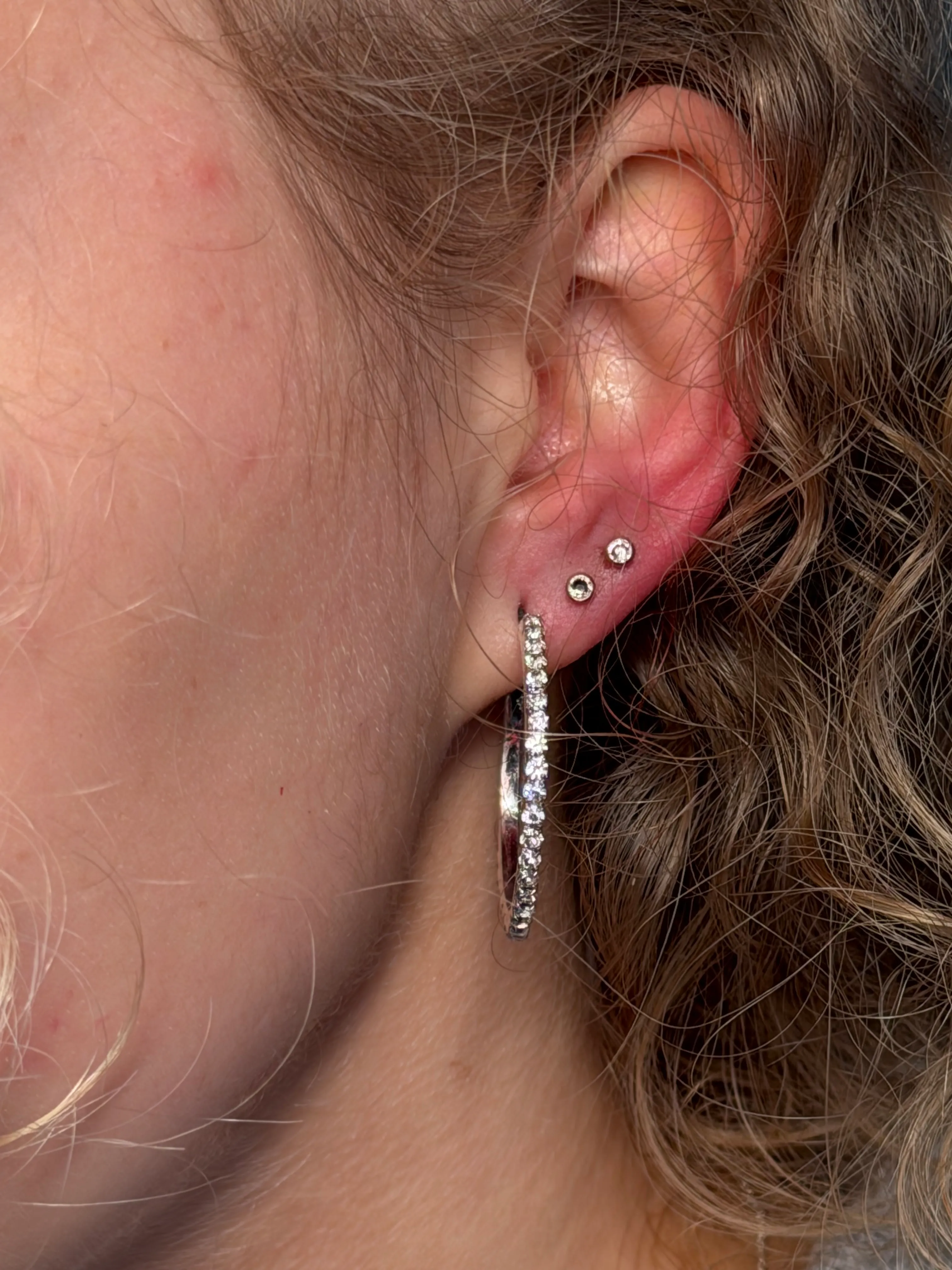 Piercing — piercing 08 pearl drop